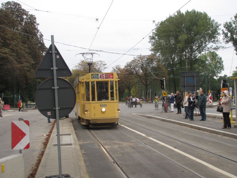 _Photos_Forum_N/Trams/Bruxelles/2010/Parade/IMG_4251.JPG http://jcbecker.free.fr/_Photos_Forum_N/Trams/Bruxelles/2010/Parade/IMG_4251.JPG