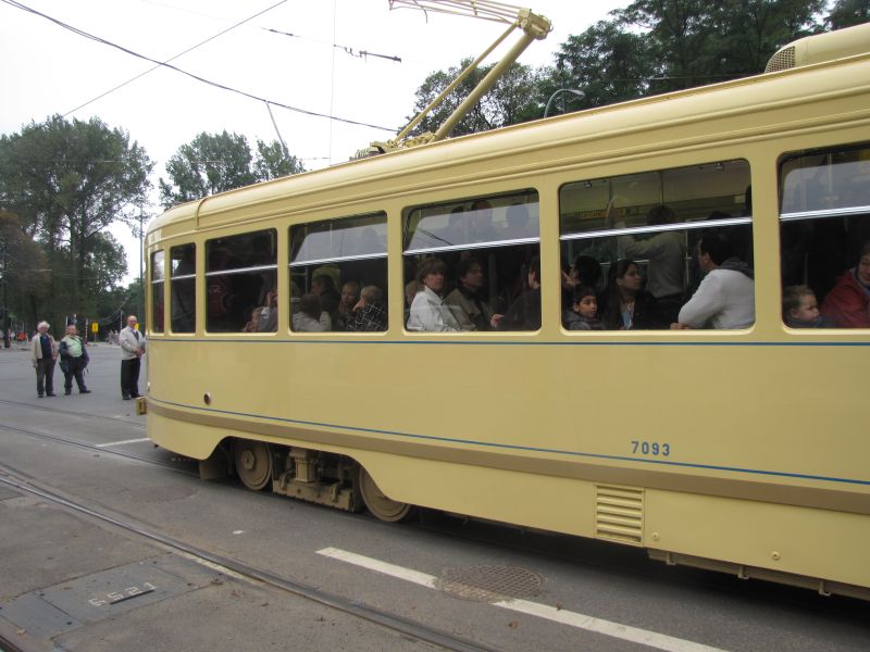 _Photos_Forum_N/Trams/Bruxelles/2010/Parade/IMG_4313.JPG http://jcbecker.free.fr/_Photos_Forum_N/Trams/Bruxelles/2010/Parade/IMG_4313.JPG